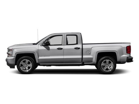Used 2017 Chevrolet Silverado 1500 Custom w/ Custom Convenience Package RWD image 3