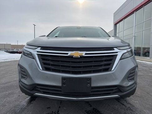 Used 2023 Chevrolet Equinox LT image 2