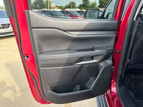 Used 2025 Ford Ranger Lariat w/ Black Appearance Package AWD/4WD image 21