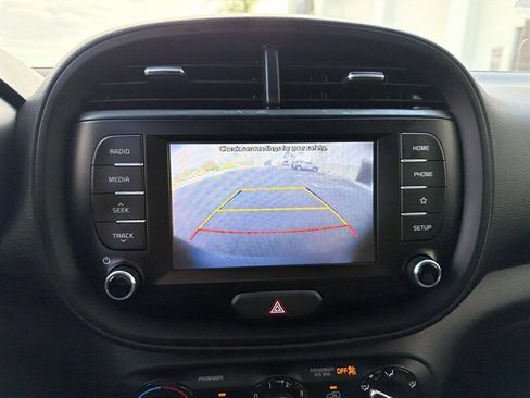 Used 2021 Kia Soul LX FWD image 18