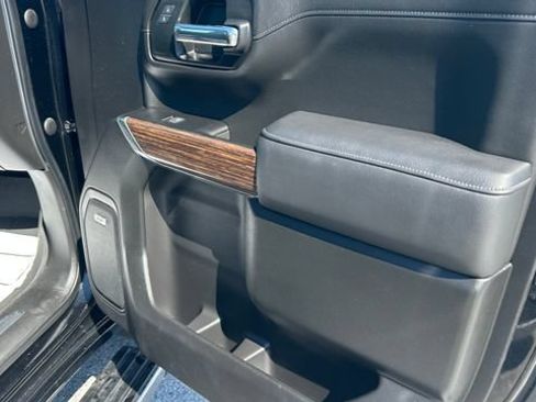 Certified 2022 Chevrolet Silverado 1500 High Country w/ Technology Package AWD/4WD image 35