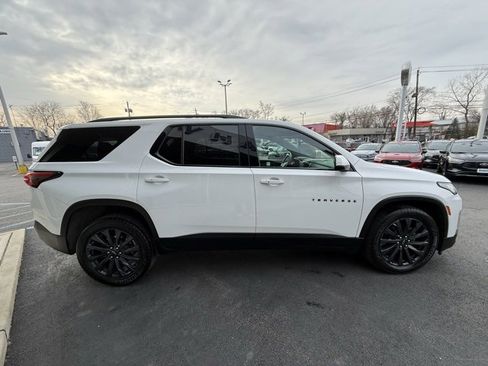 Used 2023 Chevrolet Traverse RS image 9