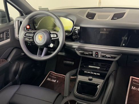 New 2026 Porsche Cayenne image 21