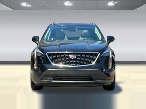 Used 2023 Cadillac XT4 Luxury w/ Cold Weather Package AWD/4WD image 5