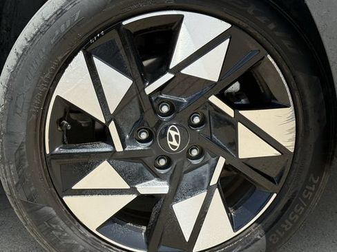 Used 2024 Hyundai Kona SEL AWD/4WD image 9
