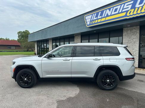 Used 2023 Jeep Grand Cherokee L Laredo w/ Luxury Tech Group I AWD/4WD image 4
