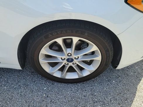Used 2020 Ford Fusion SE FWD image 7