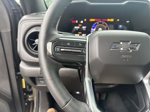 Used 2025 Chevrolet Colorado Trail Boss AWD/4WD image 18