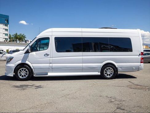Used 2015 Mercedes-Benz Sprinter 2500 image 2