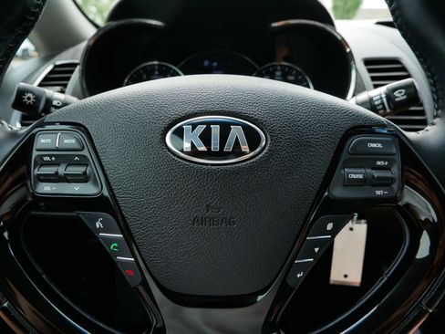 Used 2017 Kia Forte S FWD image 30