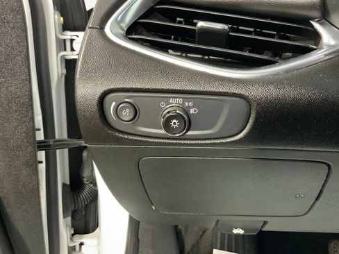 Used 2017 Chevrolet Malibu Hybrid w/ Leather Package FWD image 23