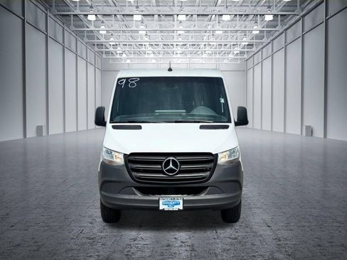 Used 2021 Mercedes-Benz Sprinter 2500 image 11