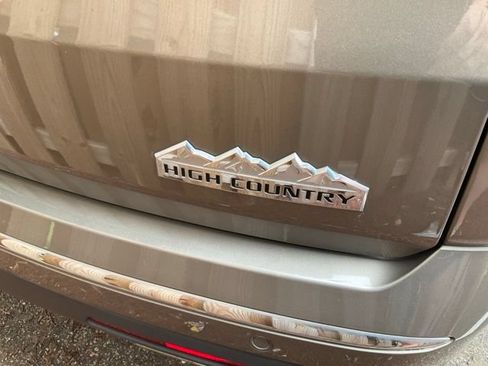 Used 2020 Chevrolet Traverse High Country w/ LPO, Floor Liner Package FWD image 6