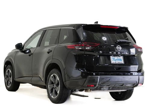 Used 2025 Nissan Rogue SV image 8