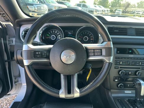 Used 2014 Ford Mustang Premium RWD image 31