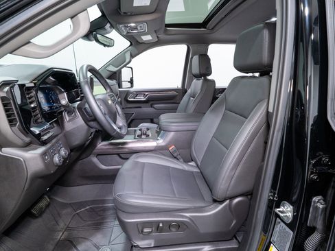 Used 2025 Chevrolet Silverado 3500 LTZ w/ LTZ Plus Package image 20