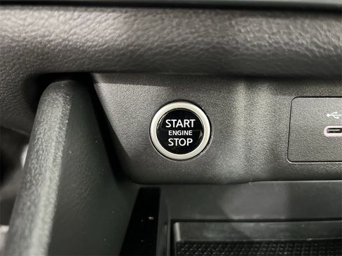 Used 2023 Nissan Rogue SV image 16