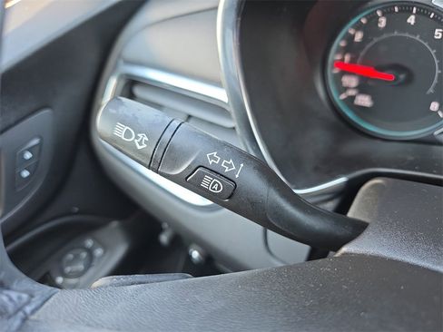 Used 2020 Chevrolet Equinox LT image 22