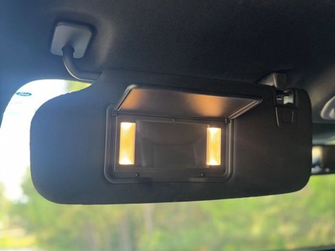 Used 2020 Ford Explorer Platinum w/ Premium Technology Package image 15