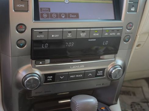 Used 2014 Lexus GX 460 w/ Premium Package AWD/4WD image 25