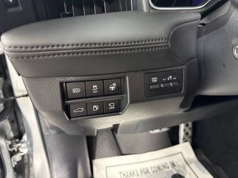 Used 2022 Toyota Avalon Touring w/ Advanced Safety Package FWD image 17