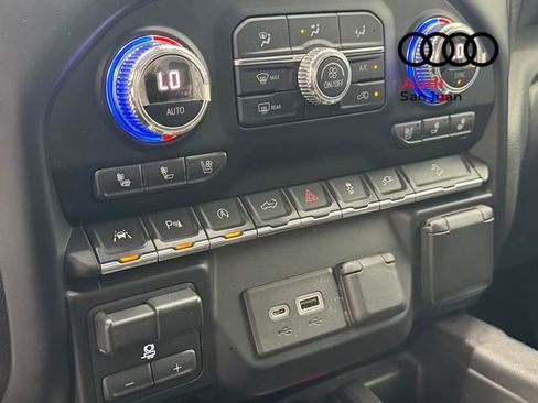 Used 2021 GMC Sierra 1500 AT4 w/ AT4 Premium Package AWD/4WD image 18