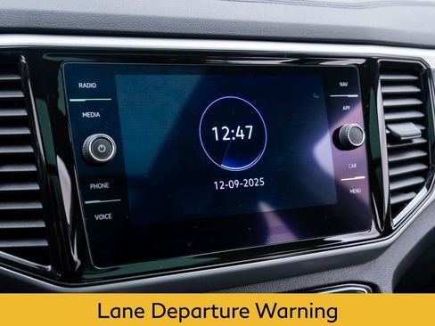 Used 2022 Volkswagen Atlas Cross Sport SEL R-Line image 25