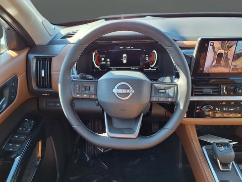 New 2026 Nissan Pathfinder Platinum image 40