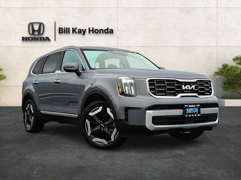 Used 2023 Kia Telluride S FWD image 1