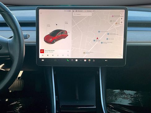 Used 2018 Tesla Model 3 Long Range image 9