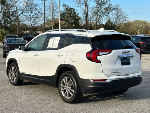 Used 2024 GMC Terrain SLT image 24