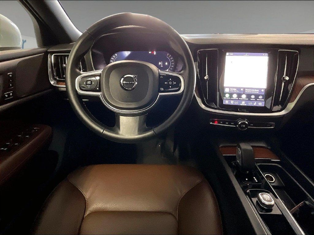 Used 2025 Volvo V60 B5 Cross Country Plus AWD/4WD image 17