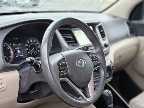 Used 2018 Ford Escape SEL image 11