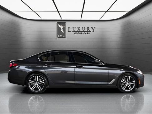 Used 2023 BMW 530i xDrive w/ Premium Package AWD/4WD image 9
