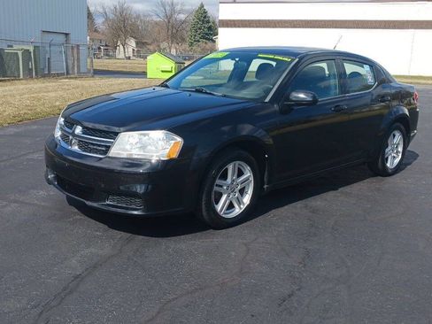 Used 2011 Dodge Avenger Mainstreet image 1