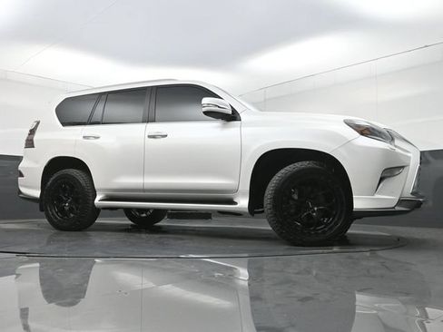 Used 2023 Lexus GX 460 Premium w/ Accessory Package AWD/4WD image 35