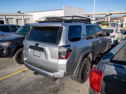 Used 2024 Toyota 4Runner TRD Off-Road Premium image 7