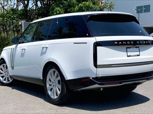 Used 2023 Land Rover Range Rover SE AWD/4WD image 11