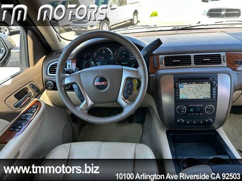 Used 2007 GMC Yukon SLT w/ SLT Preferred Equipment Group AWD/4WD image 13