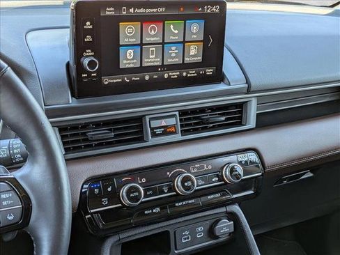 Used 2025 Honda Pilot Elite image 16