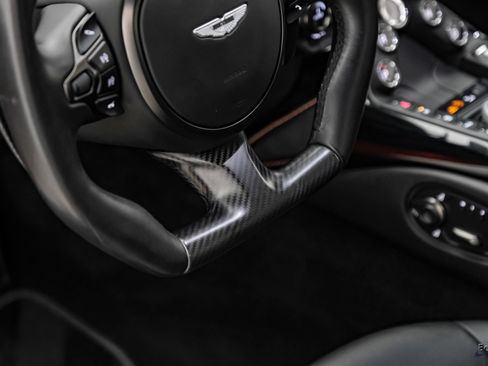 Used 2020 Aston Martin V8 Vantage Coupe RWD image 47