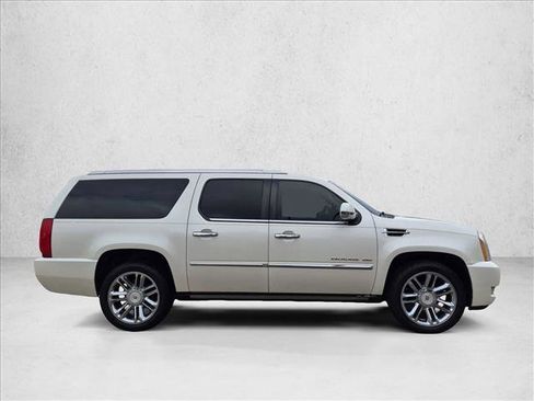 Used 2012 Cadillac Escalade ESV Platinum AWD/4WD image 4