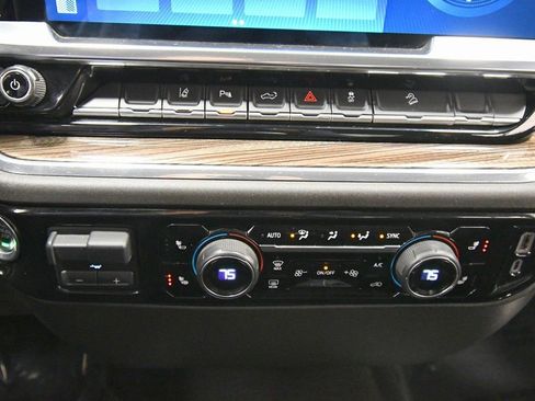 Used 2024 Chevrolet Silverado 3500 LT w/ Convenience Package image 23