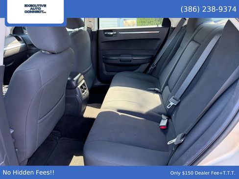 Used 2009 Chrysler 300 LX RWD image 12