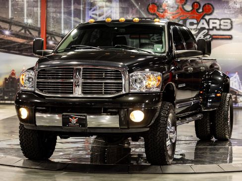 Used 2006 Dodge Ram 3500 Truck Laramie w/ Protection Group AWD/4WD image 12