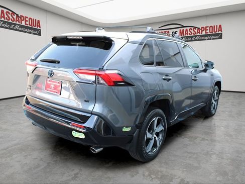 Used 2023 Toyota RAV4 SE w/ Weather & Moonroof Package image 5
