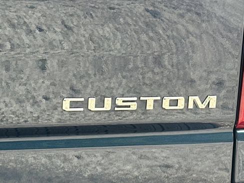 Certified 2022 Chevrolet Silverado 2500 Custom w/ Custom Value Package AWD/4WD image 13