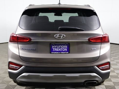 Used 2019 Hyundai Santa Fe SE image 11