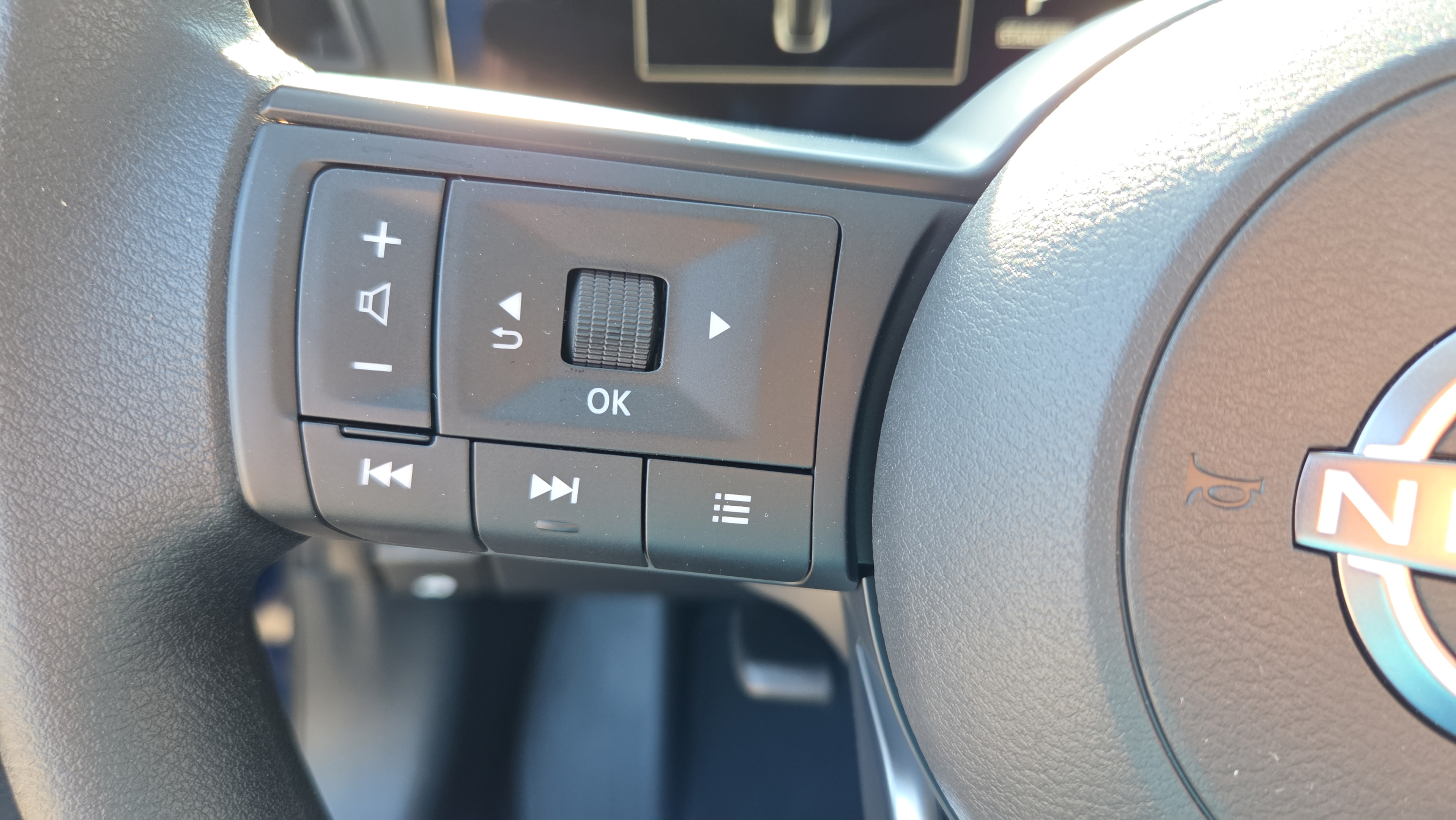 Used 2026 Nissan Kicks SV FWD image 26