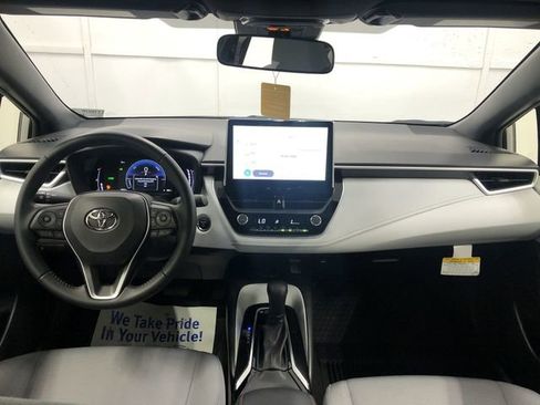 Used 2025 Toyota Corolla SE w/ SE Premium Package AWD/4WD image 15